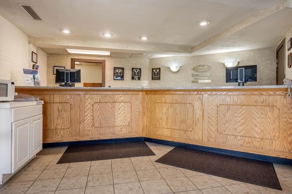 Econo & - Selinsgrove Hotel