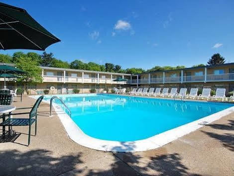 Econo & - Selinsgrove Hotel